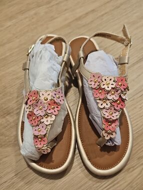 Girl’s Floral T-Strap Sandals - Pink/Peach